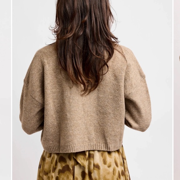 Kariella Golden Oak Cropped Cardigan - Picture 4 of 7